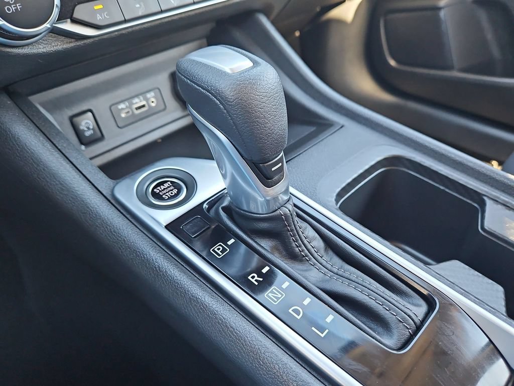 Used 2025 Nissan Sentra SV FWD image 20