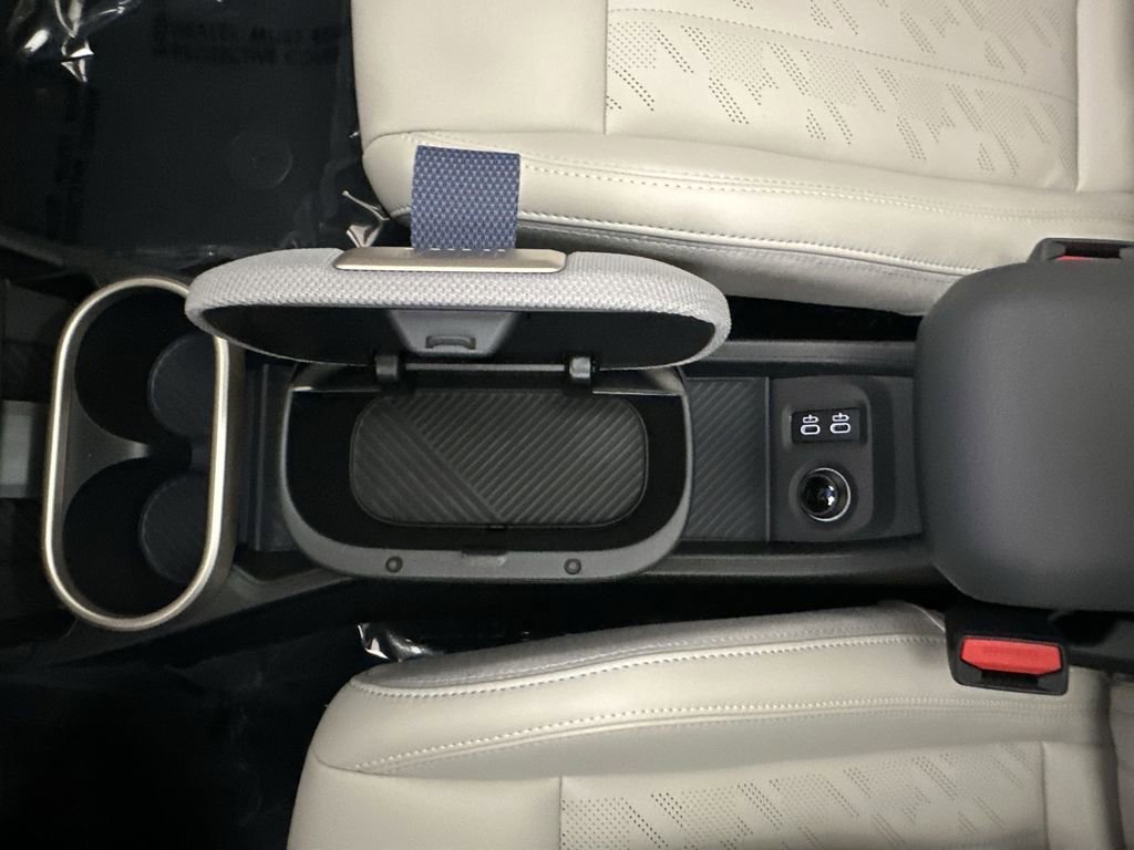 New 2025 MINI Cooper 4-Door Hardtop FWD image 22