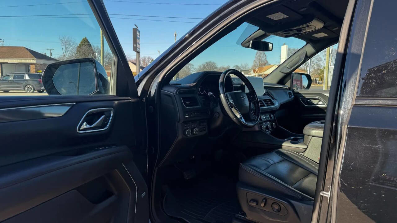 Used 2021 Chevrolet Suburban RST w/ Luxury Package image 8