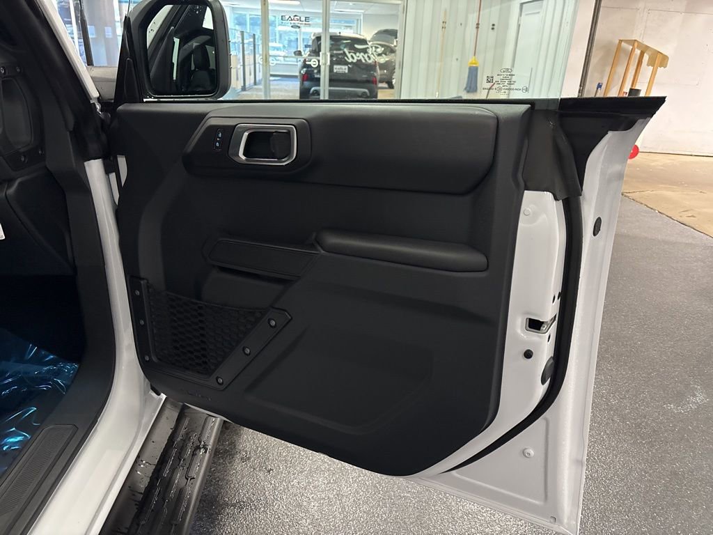 New 2025 Ford Bronco Outer Banks w/ Black Appearance Package AWD/4WD image 34