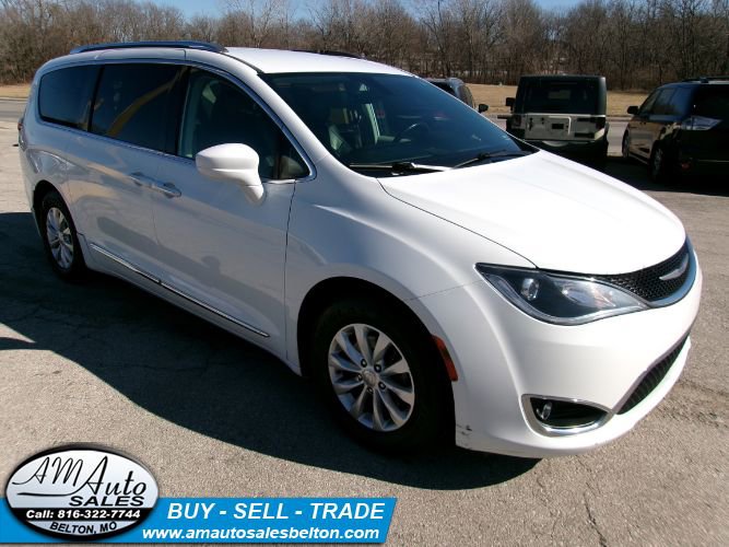 Used 2018 Chrysler Pacifica Touring-L image 8