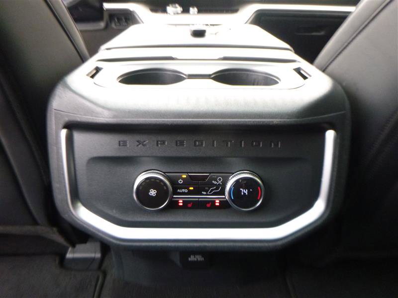 Used 2025 Ford Expedition Platinum AWD/4WD image 21