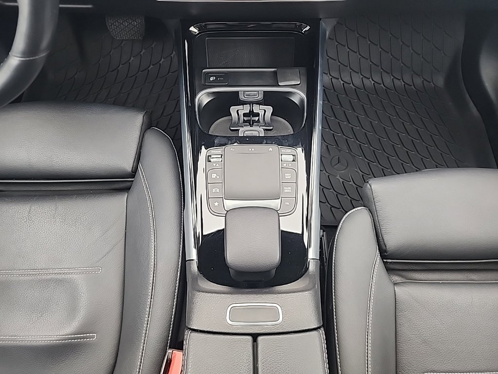 Used 2022 Mercedes-Benz GLB 250 4MATIC w/ Premium Package Lite image 24