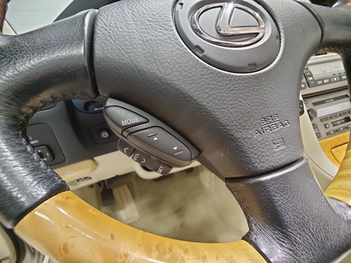 Used 2002 Lexus SC 430 Convertible RWD image 30