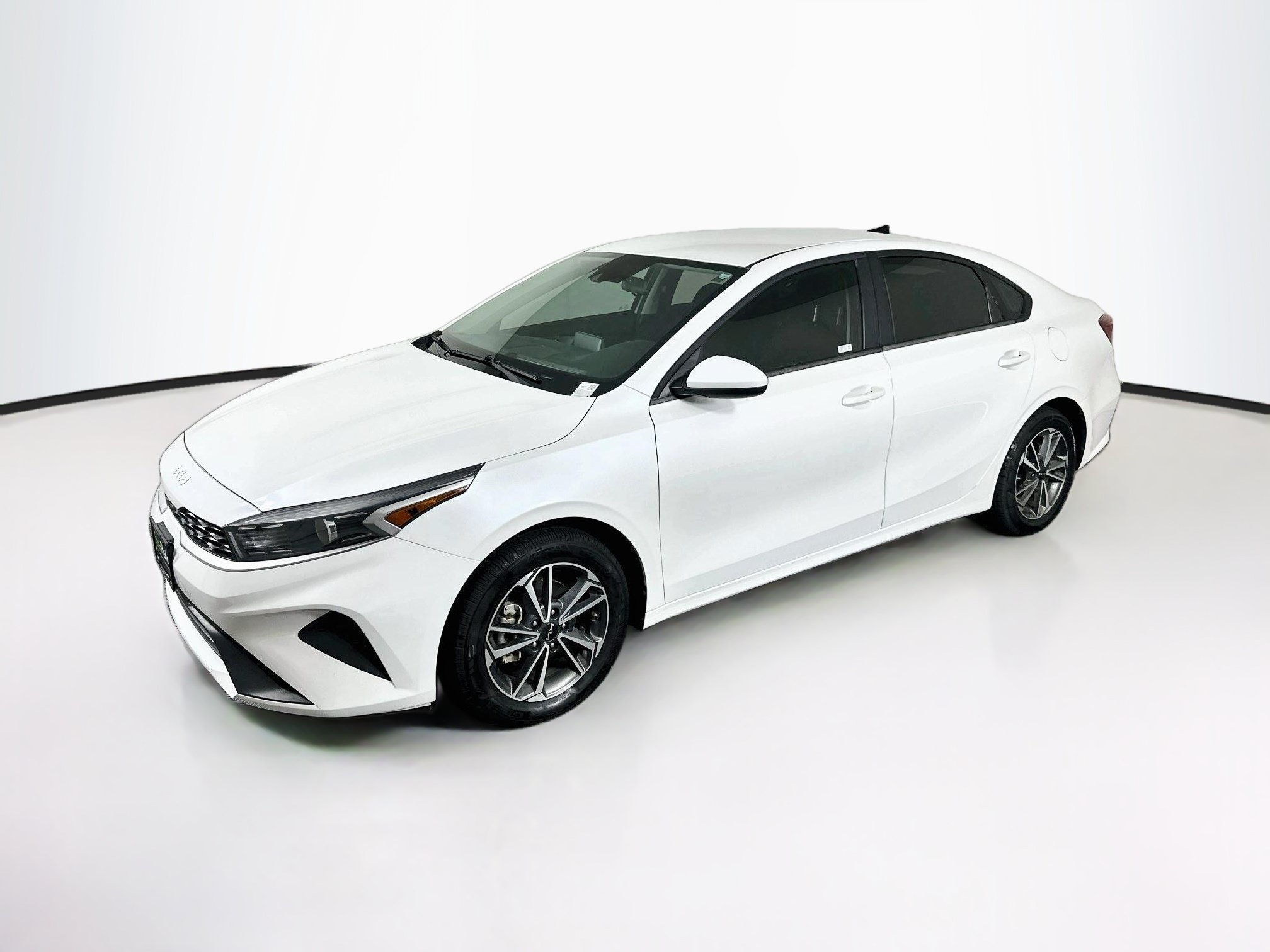Used 2022 Kia Forte LXS FWD image 3