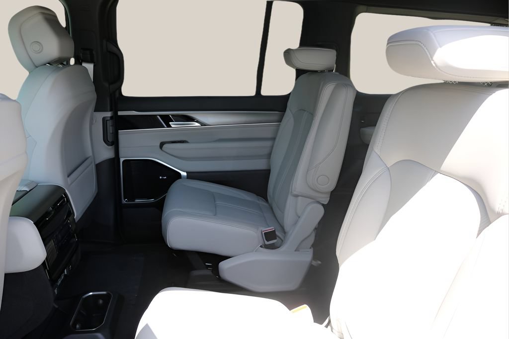 New 2026 Jeep Grand Wagoneer Limited AWD/4WD image 16