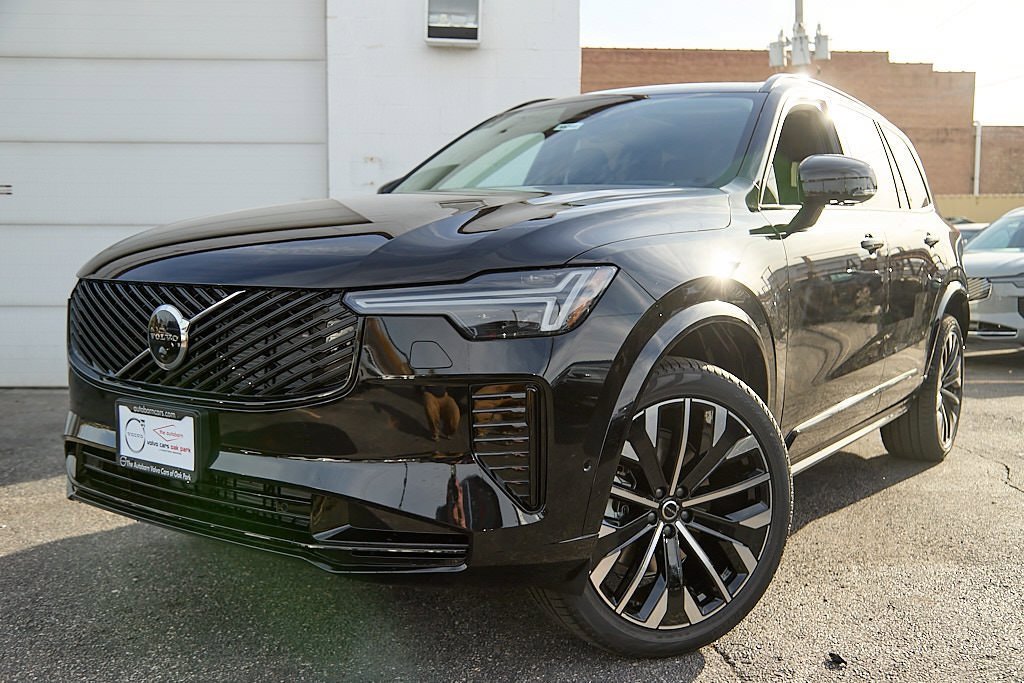 New 2026 Volvo XC90 B6 Ultra w/ Protection Package image 2