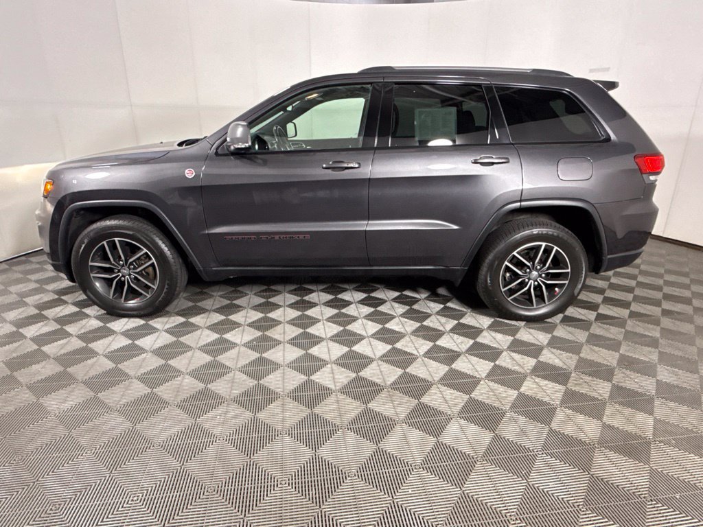 Used 2017 Jeep Grand Cherokee Trailhawk w/ Trailhawk Luxury Group AWD/4WD image 7