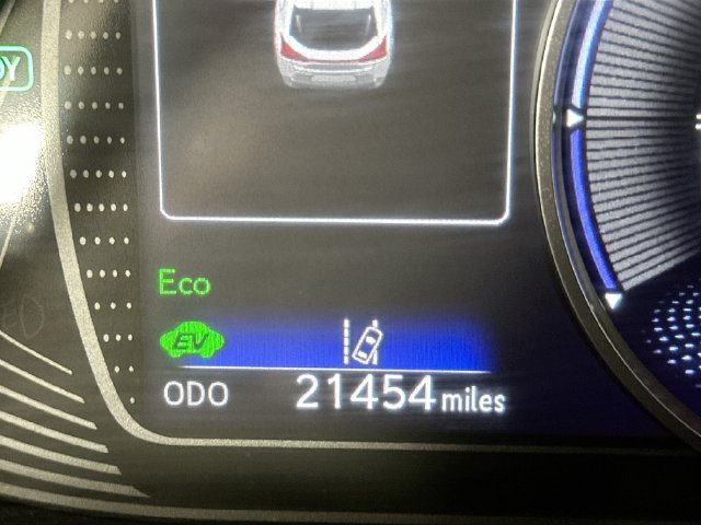 Used 2024 Lexus UX 250h AWD w/ Premium Package image 17