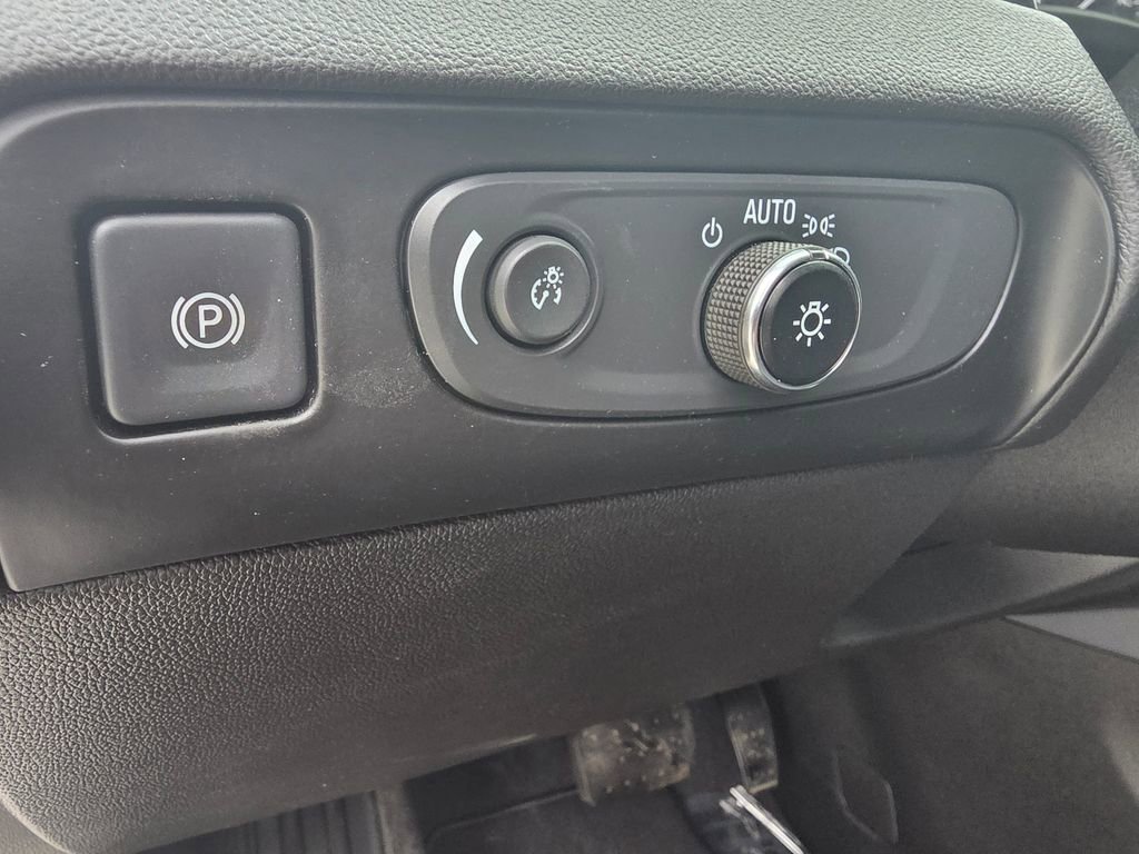 Used 2021 Buick Enclave Essence image 15