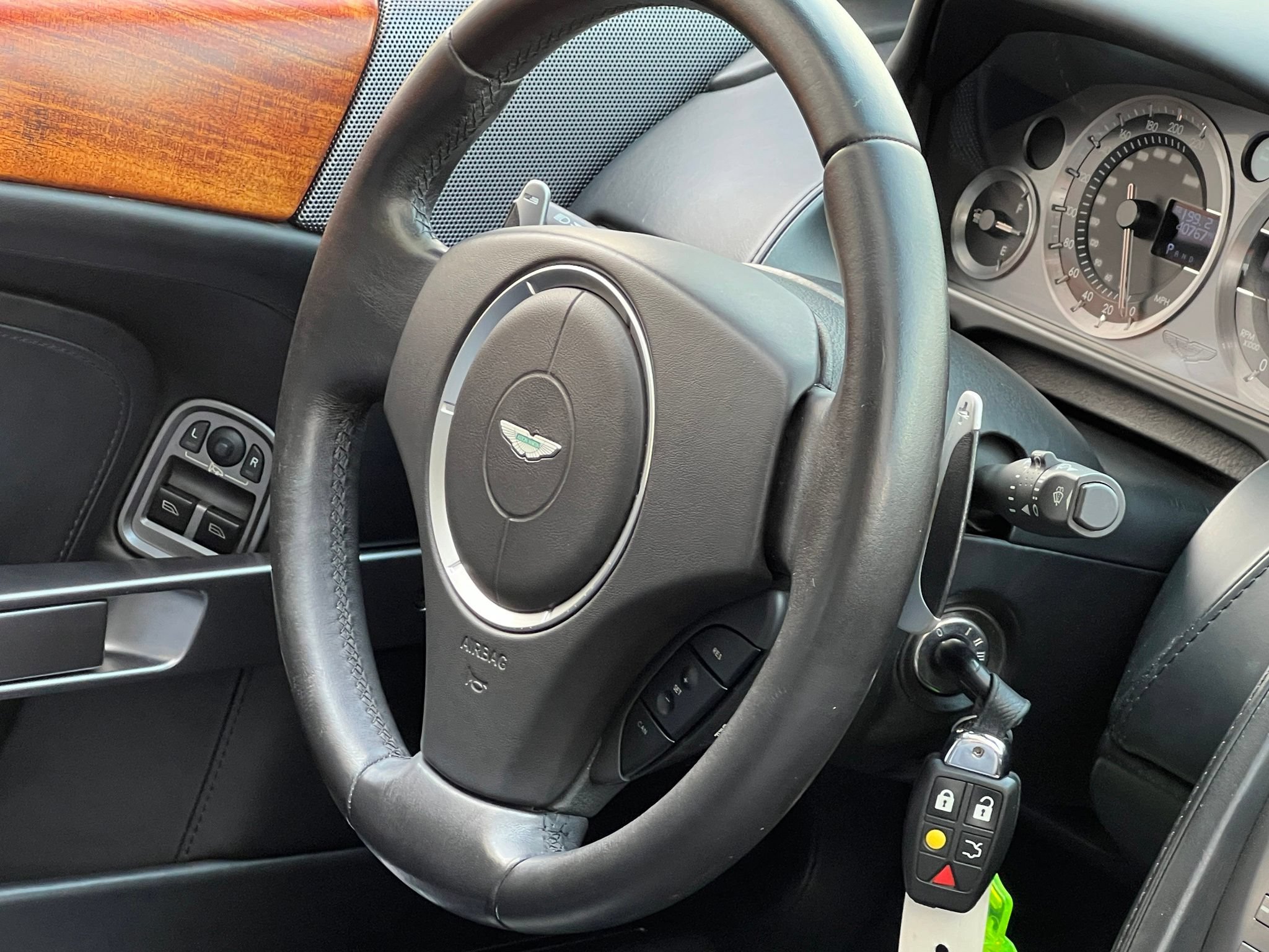 Used 2006 Aston Martin DB9 Volante RWD image 17