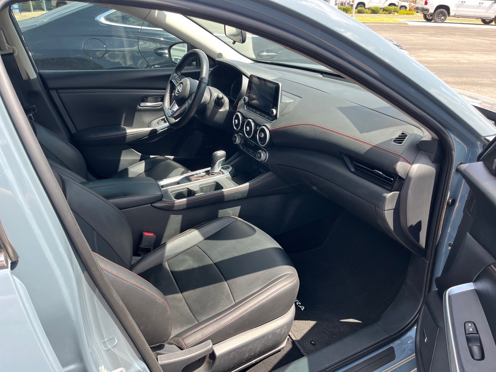 Used 2025 Nissan Sentra SR w/ SR Premium Package FWD image 7