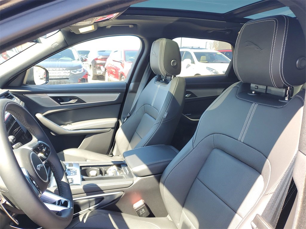 New 2025 Jaguar F-PACE R-Dynamic S image 11