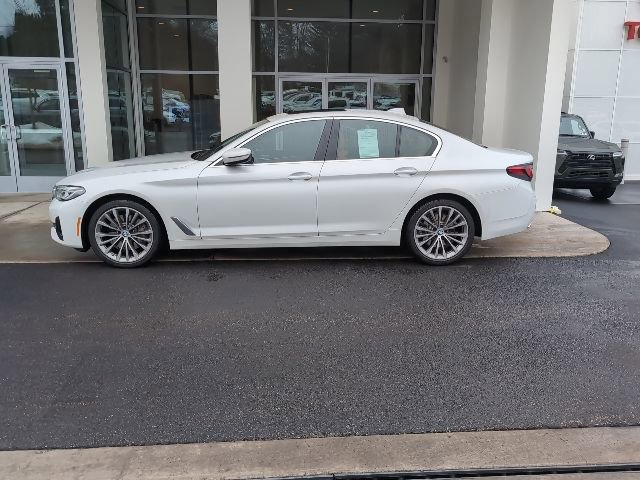 Used 2023 BMW 530i xDrive w/ Premium Package image 6
