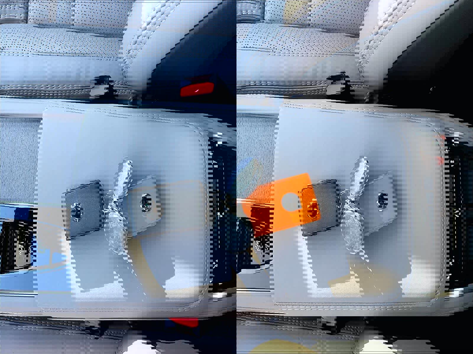 New 2026 Volvo XC90 T8 Ultra w/ Protection Package Premier image 35