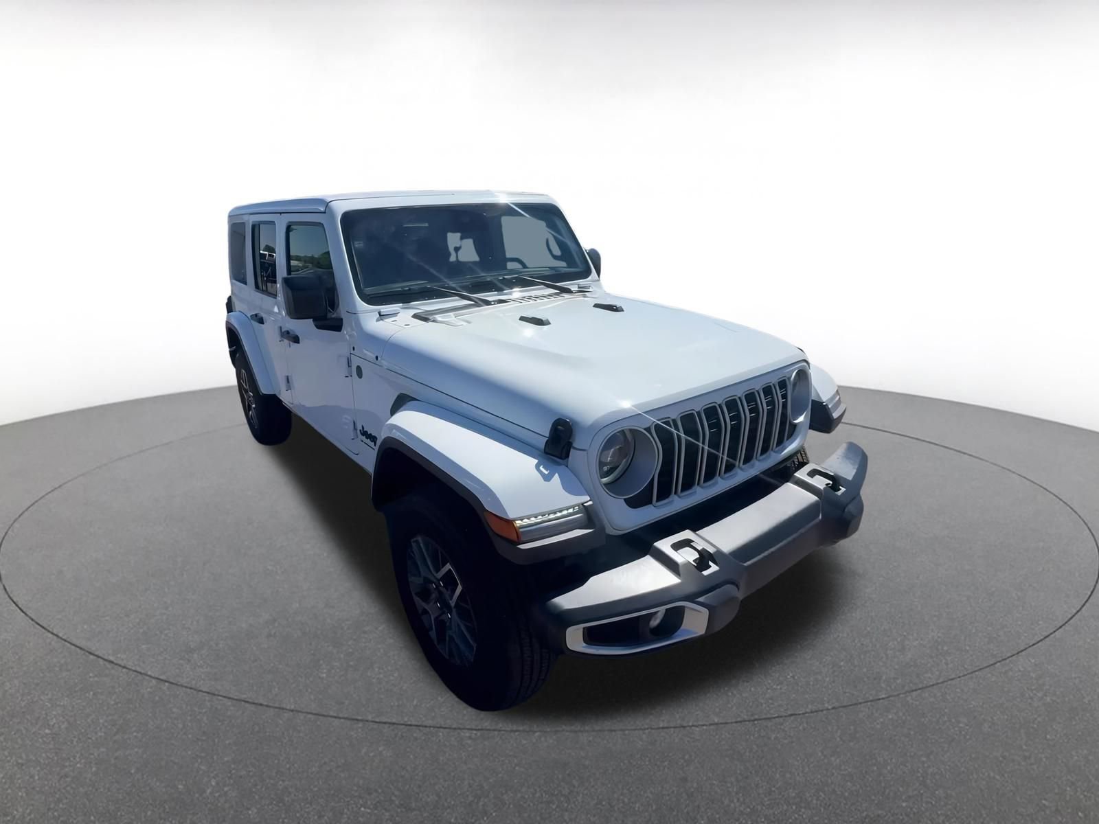 Used 2025 Jeep Wrangler Sahara image 3