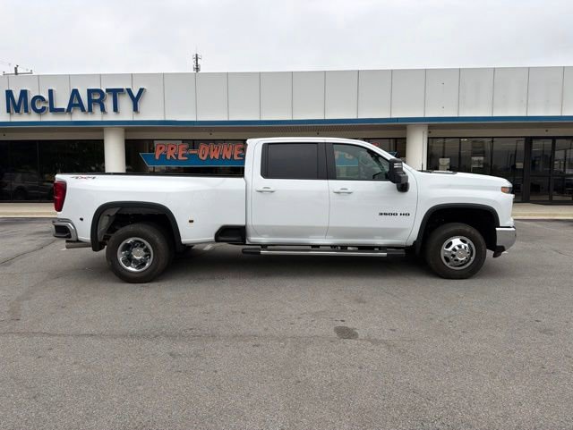 Used 2026 Chevrolet Silverado 3500 LT w/ All Star Edition AWD/4WD image 2