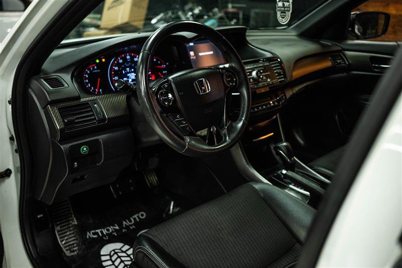 Used 2017 Honda Accord Sport image 8