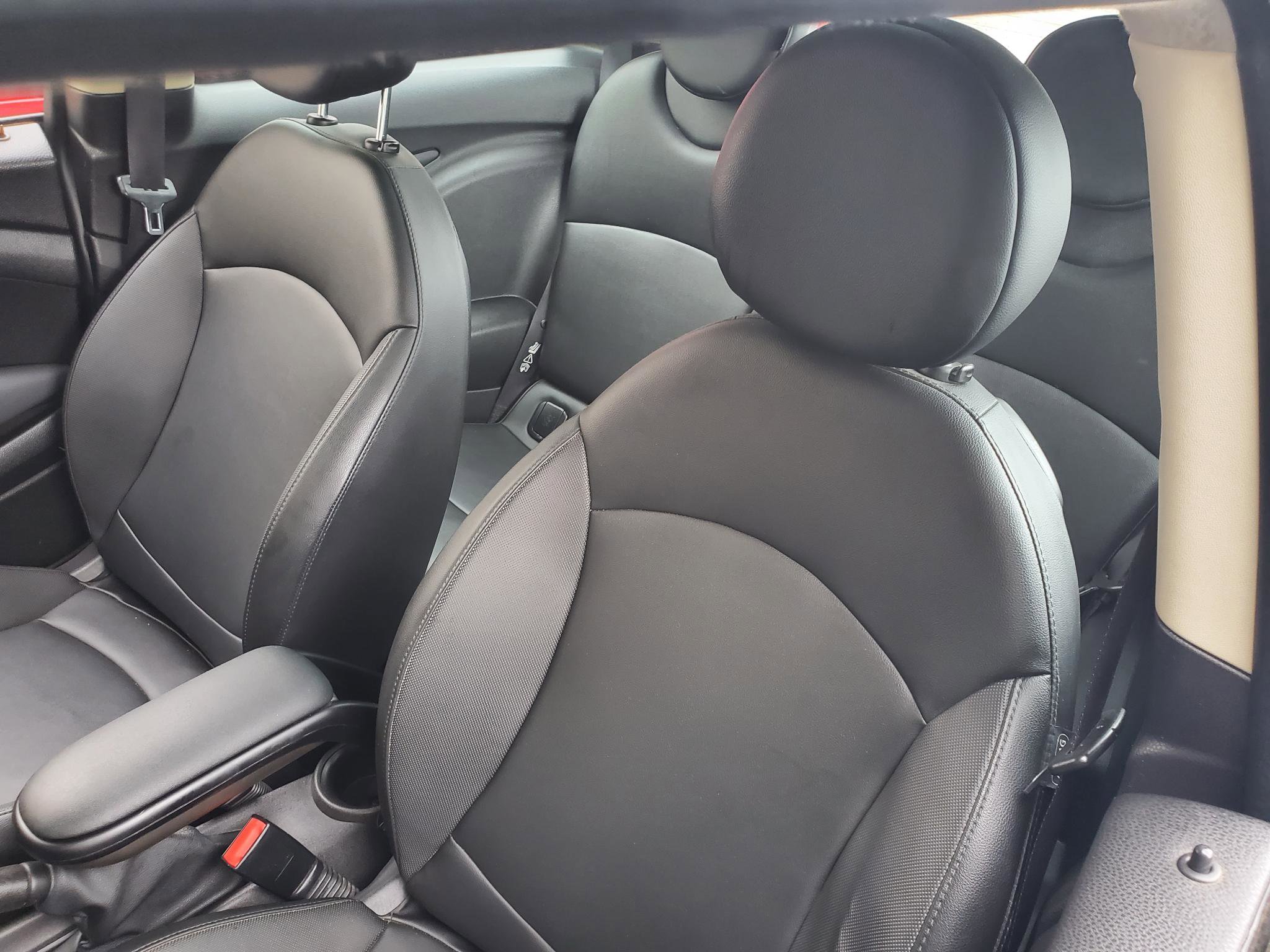 Used 2011 MINI Cooper Hardtop FWD image 16