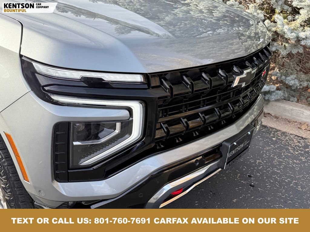 Used 2025 Chevrolet Suburban Z71 image 15