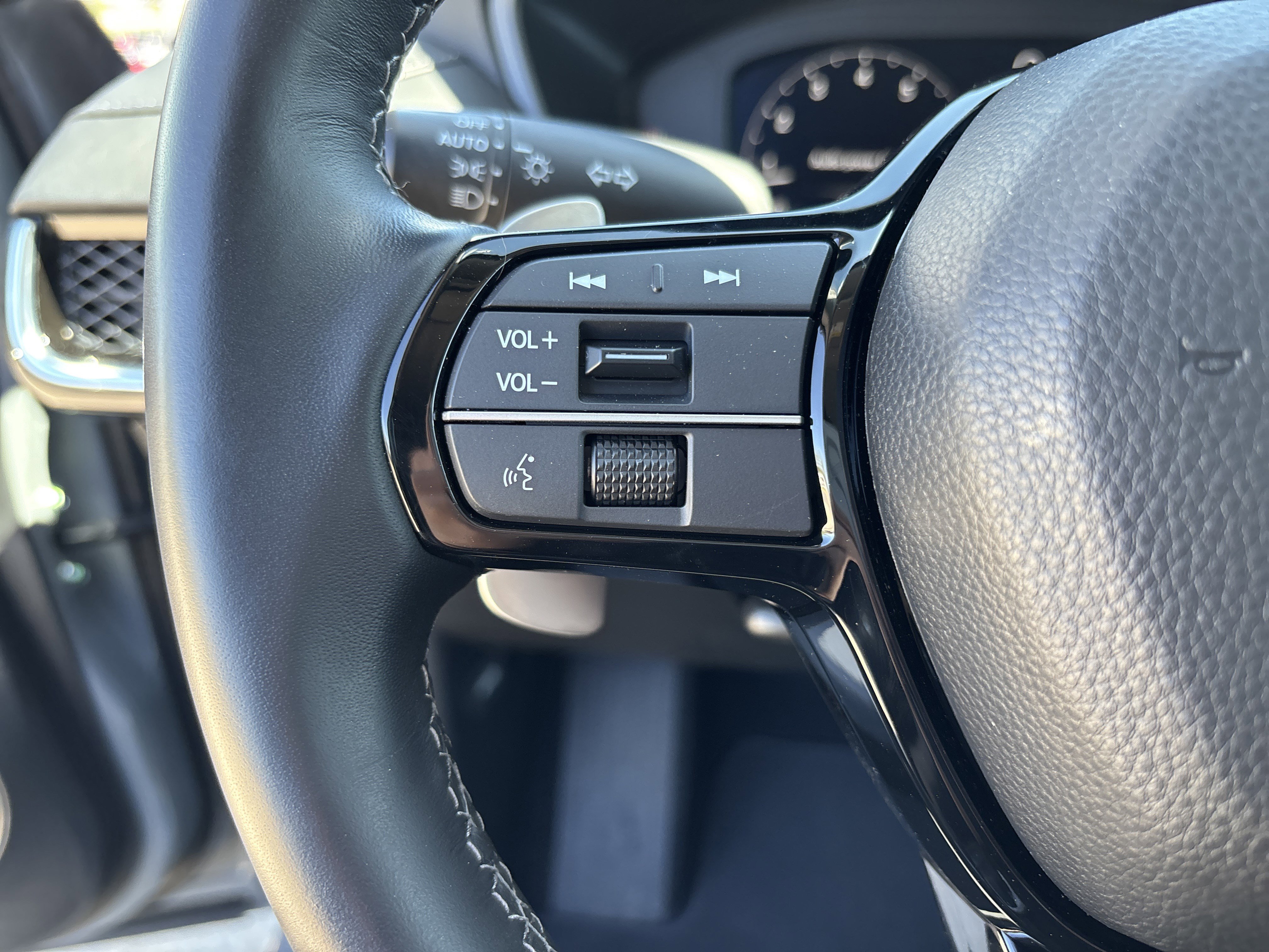 Certified 2025 Acura ADX FWD image 19