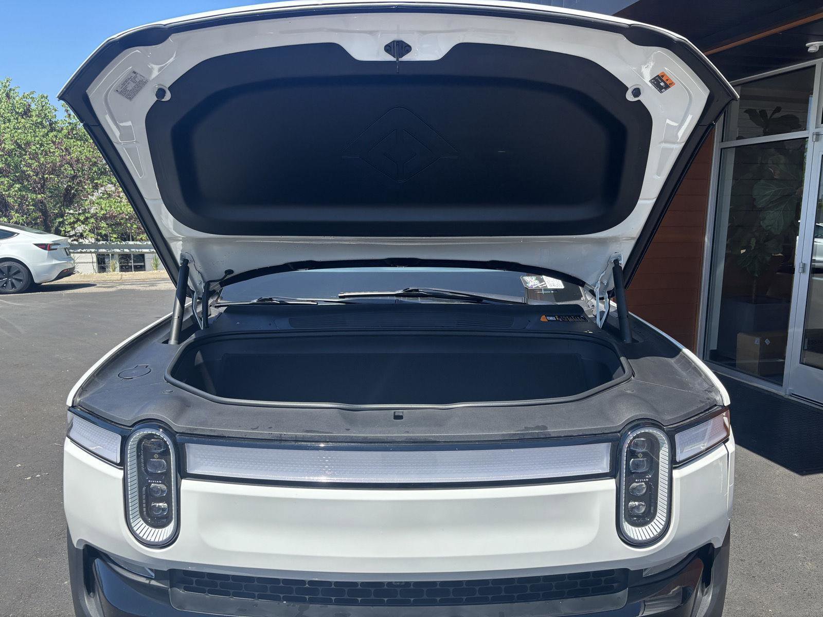 Used 2023 Rivian R1S Adventure AWD/4WD image 17