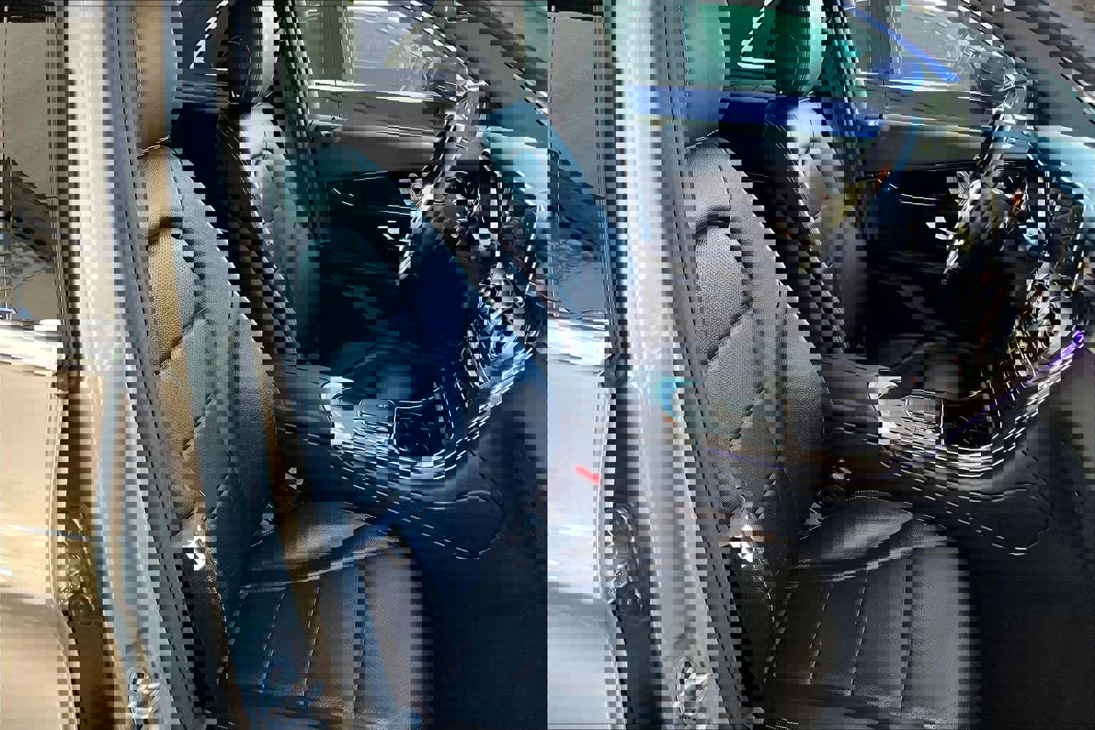 Certified 2022 Mercedes-Benz GLC 300 4MATIC w/ Driver Assistance Package image 8