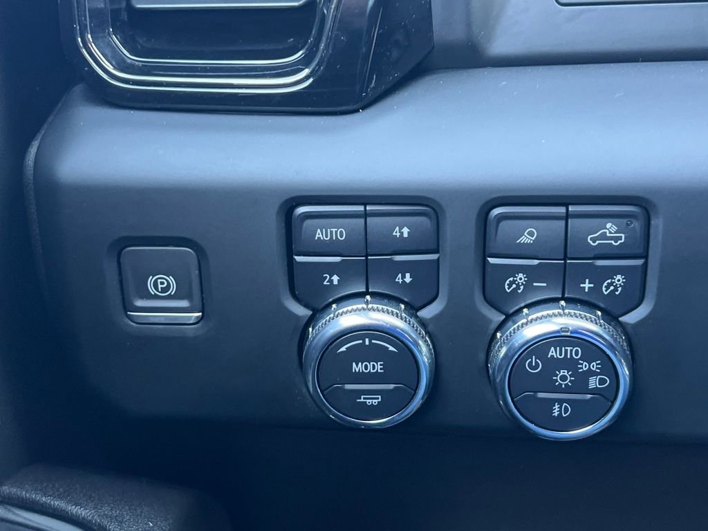 Used 2023 GMC Sierra 1500 AT4 image 30