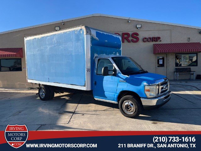 Used 2011 Ford E-450 and Econoline 450 Super Duty w/ Class I Trailer Tow Pkg