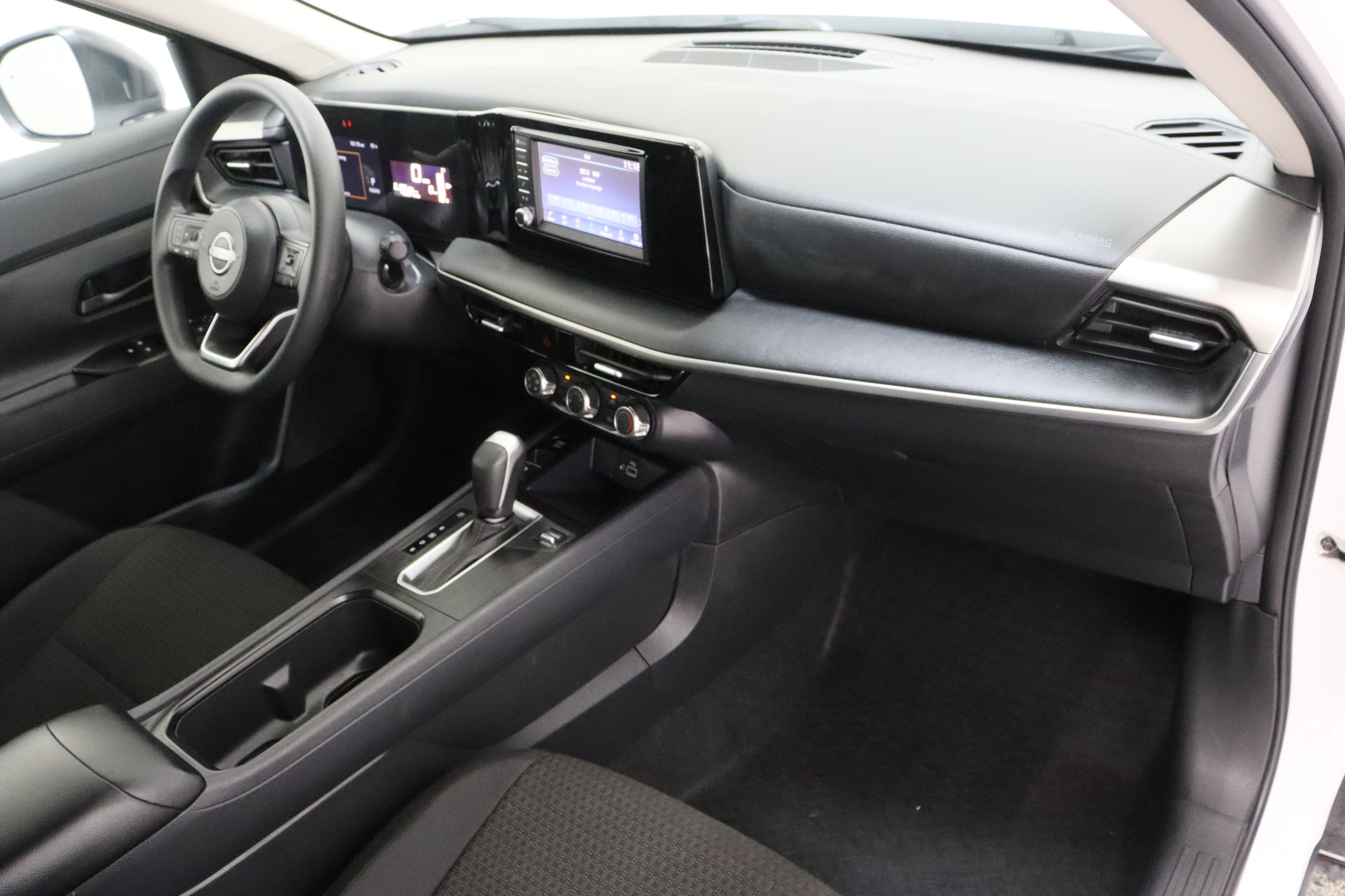 Used 2025 Nissan Kicks S FWD image 33