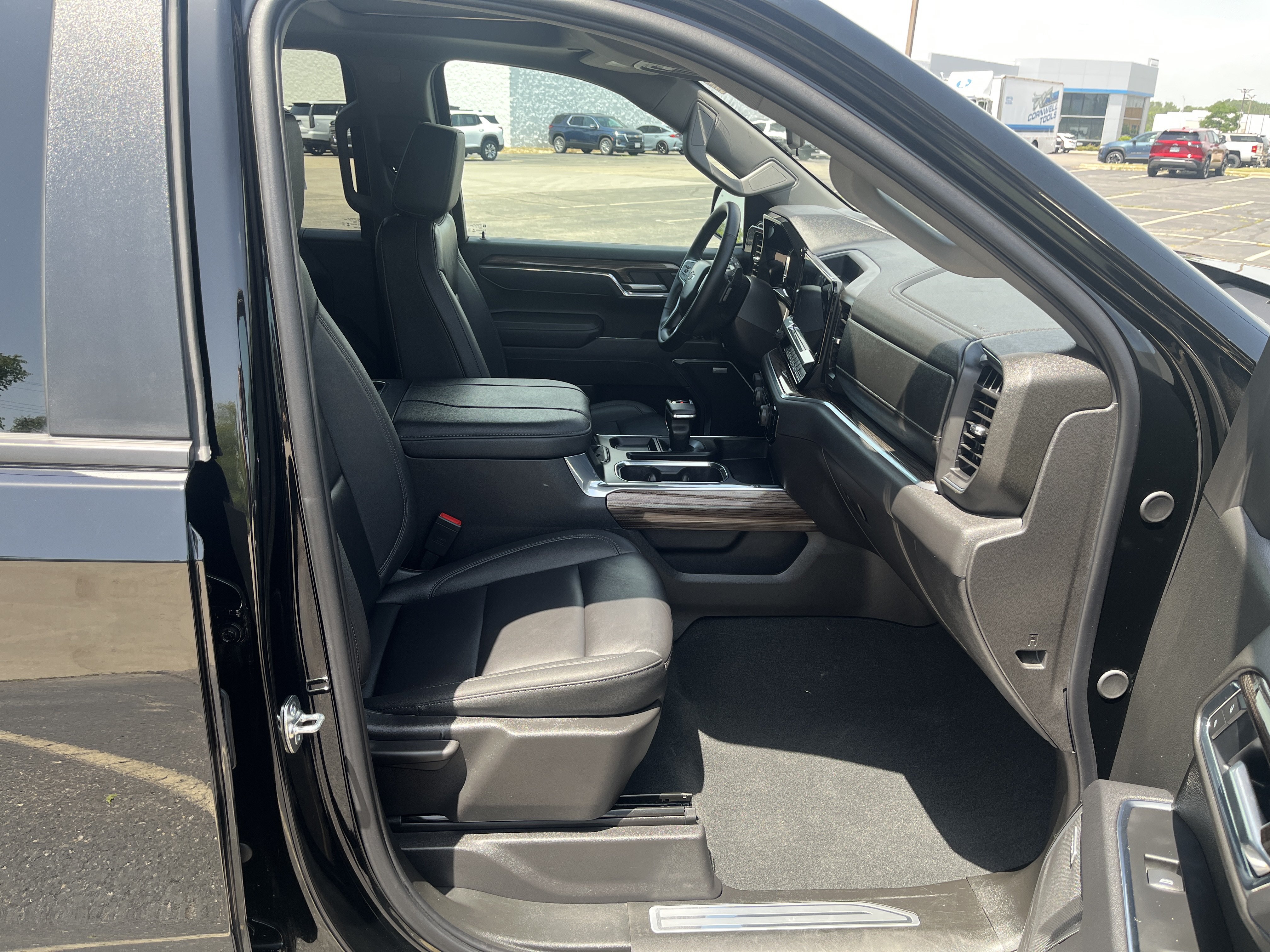 Used 2025 Chevrolet Silverado 1500 RST w/ RST All Star Premium Package AWD/4WD image 17