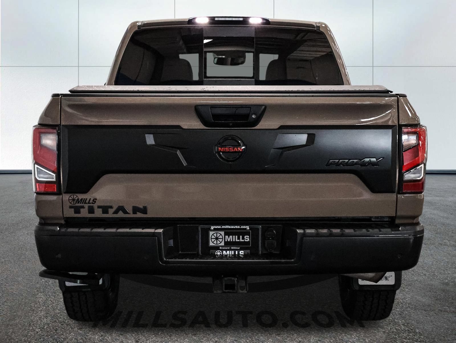 Used 2021 Nissan Titan PRO-4X w/ Pro-4x Convenience Package AWD/4WD image 6