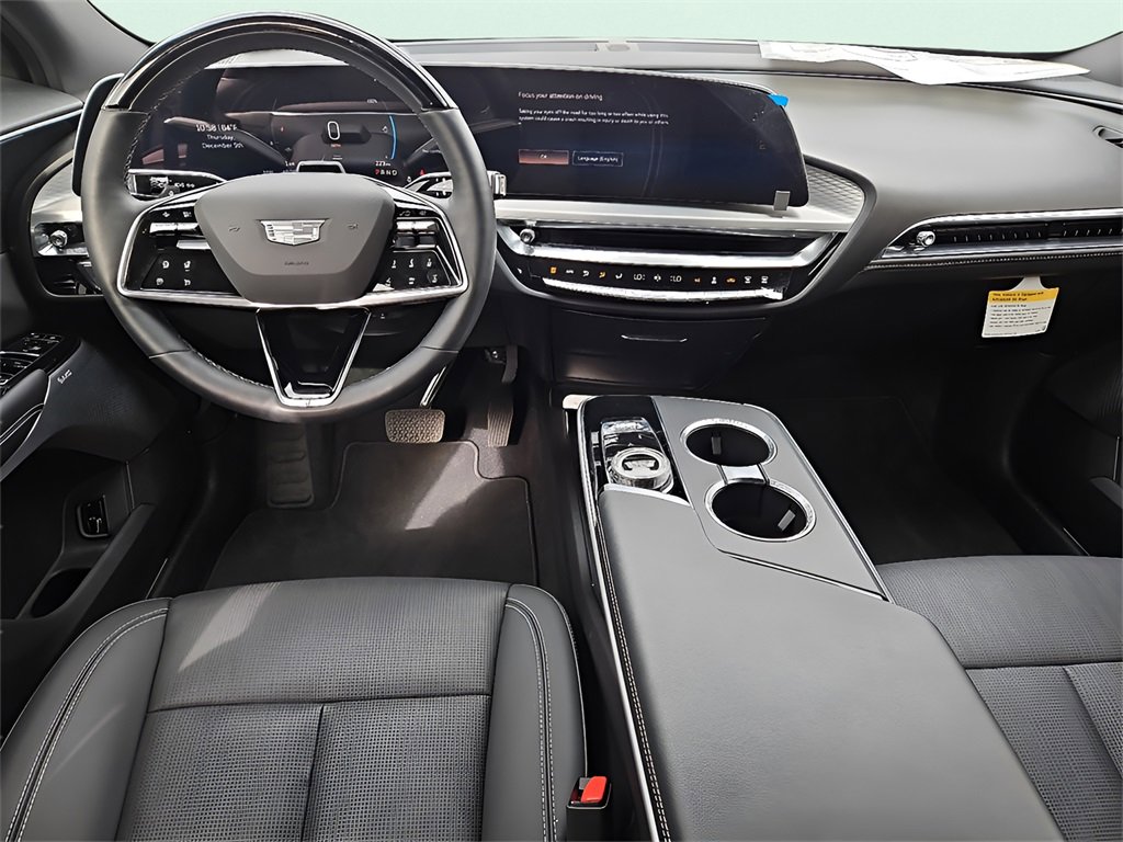 New 2024 Cadillac Lyriq Luxury image 16