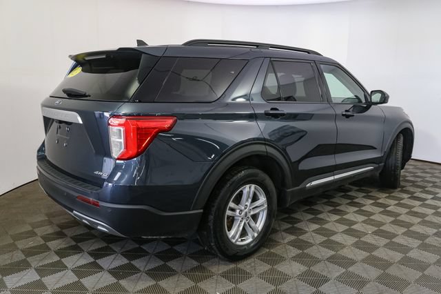 Used 2023 Ford Explorer XLT w/ Equipment Group 202A AWD/4WD image 13