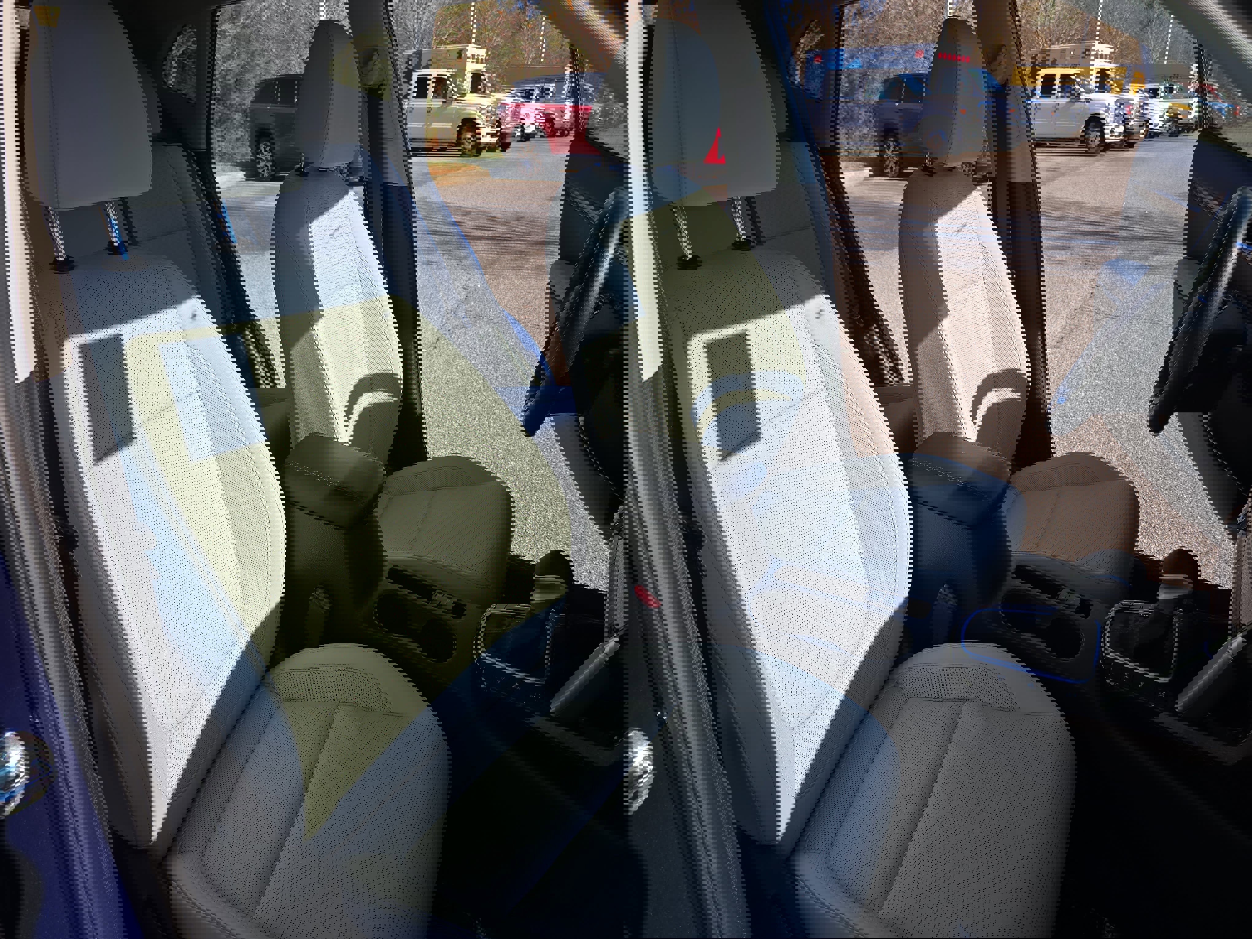 Used 2023 Kia Seltos SX image 10