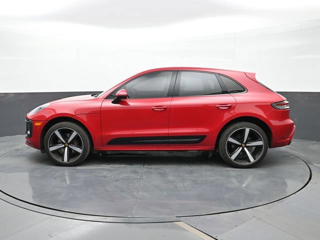 Certified 2022 Porsche Macan AWD/4WD image 2