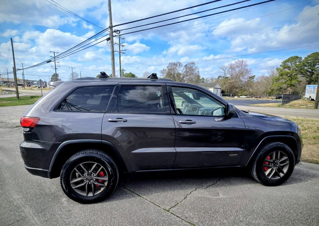 Used 2016 Jeep Grand Cherokee Laredo 75th Anniversary image 4