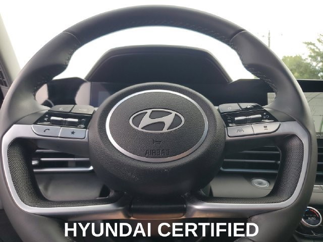 Used 2025 Hyundai Elantra SEL FWD image 13