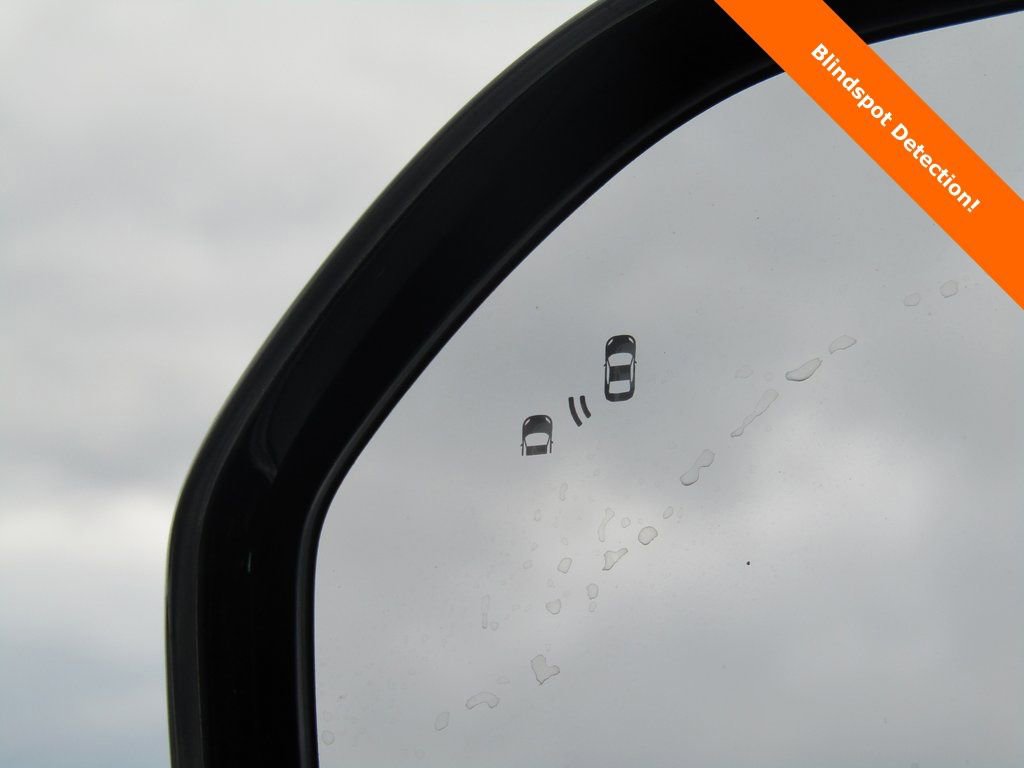 Used 2024 Ford Expedition Max XLT image 7