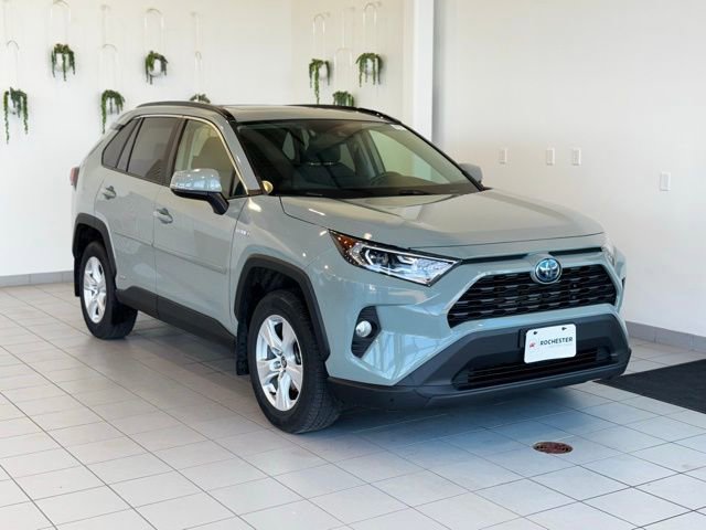 Used 2021 Toyota RAV4 XLE w/ Convenience Package image 33