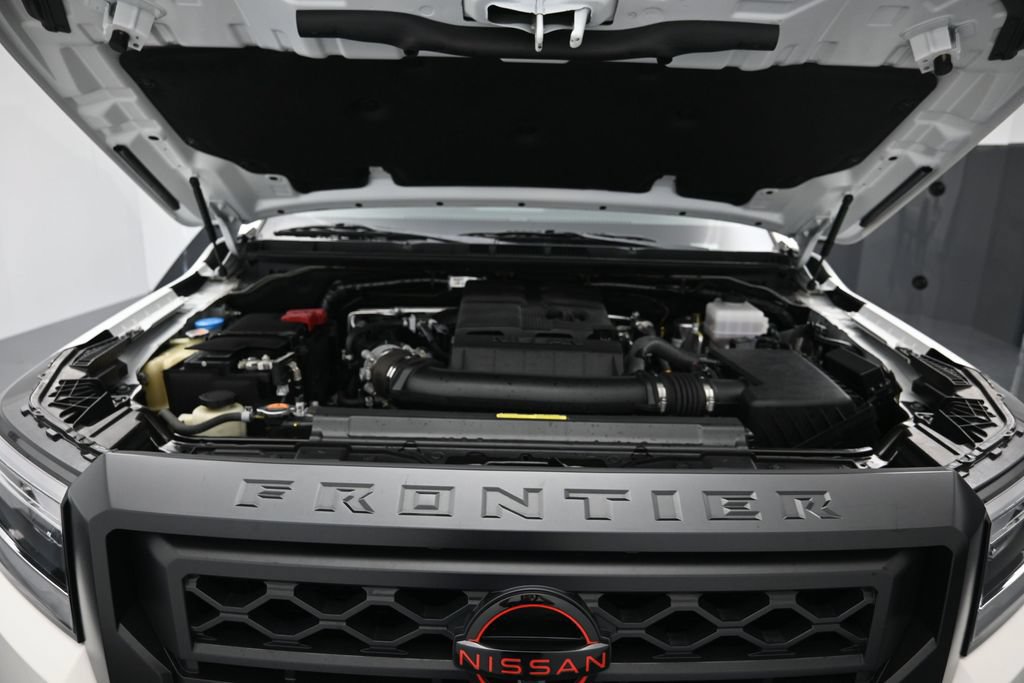 Certified 2024 Nissan Frontier PRO-4X w/ Pro Premium Package AWD/4WD image 29