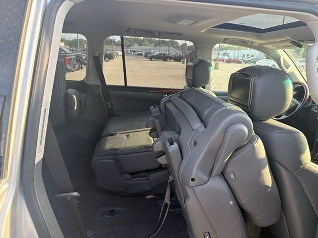 Used 2010 Lexus LX 570 4WD w/ Preferred Accessory Package image 13