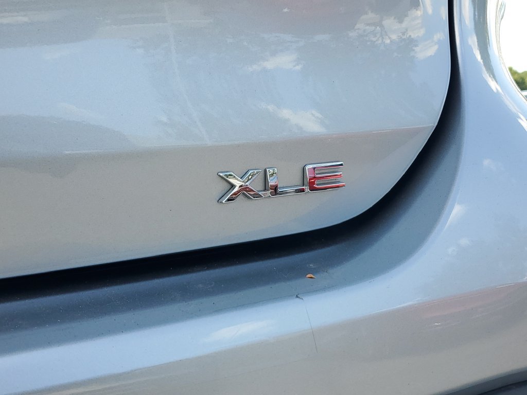 Used 2023 Toyota Highlander XLE FWD image 9