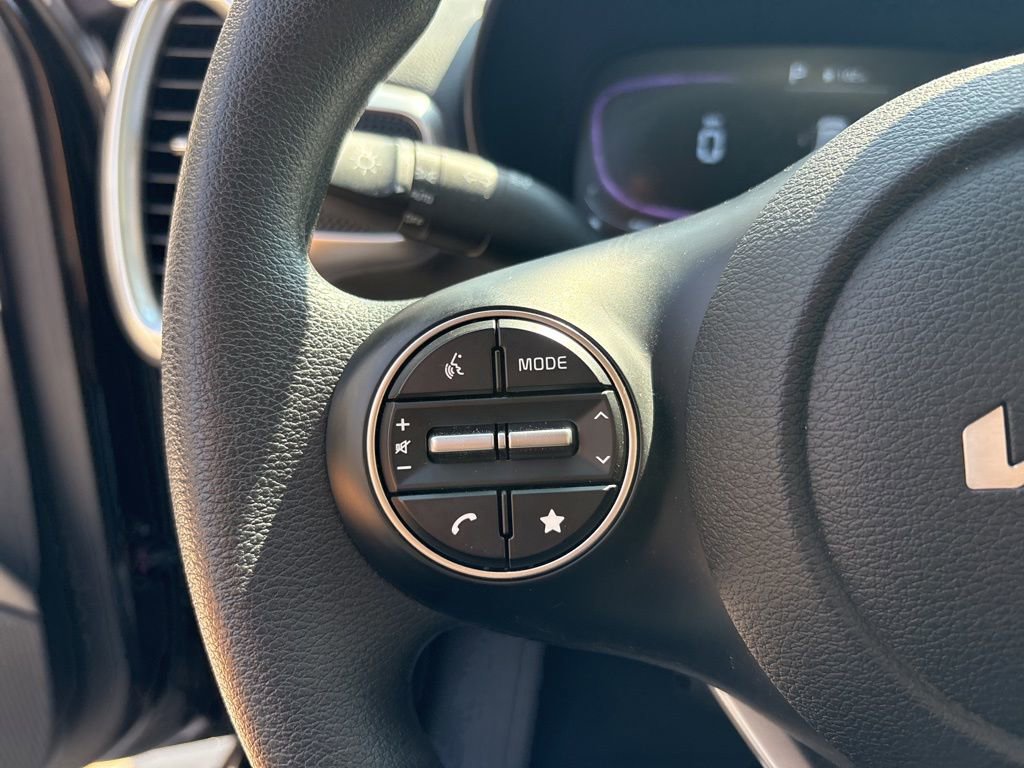 Used 2025 Kia Soul S image 23