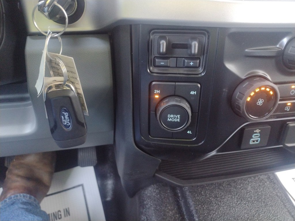 New 2026 Ford F350 XL w/ 360-Degree Camera Package AWD/4WD image 17