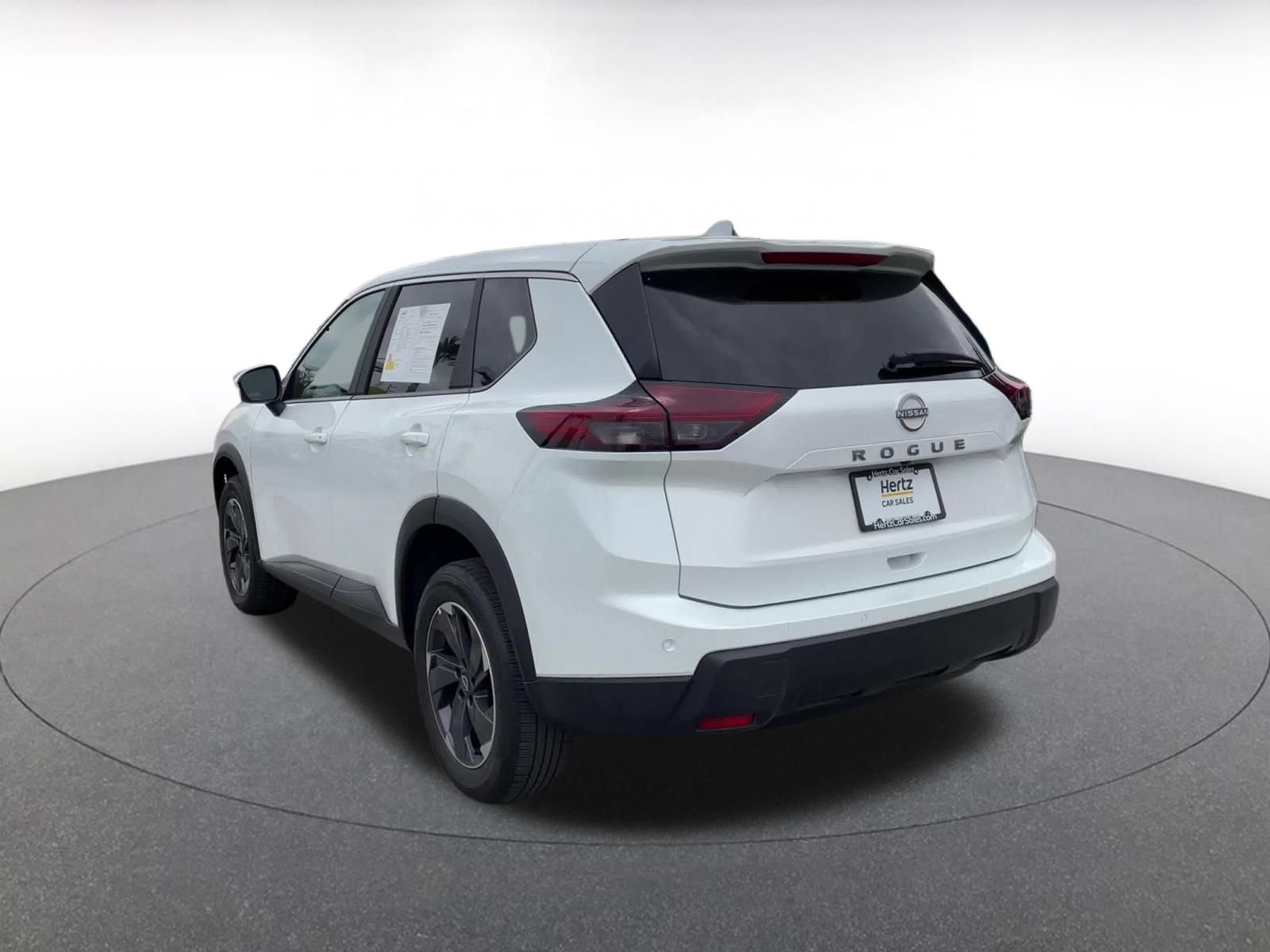 Used 2025 Nissan Rogue SV FWD image 11