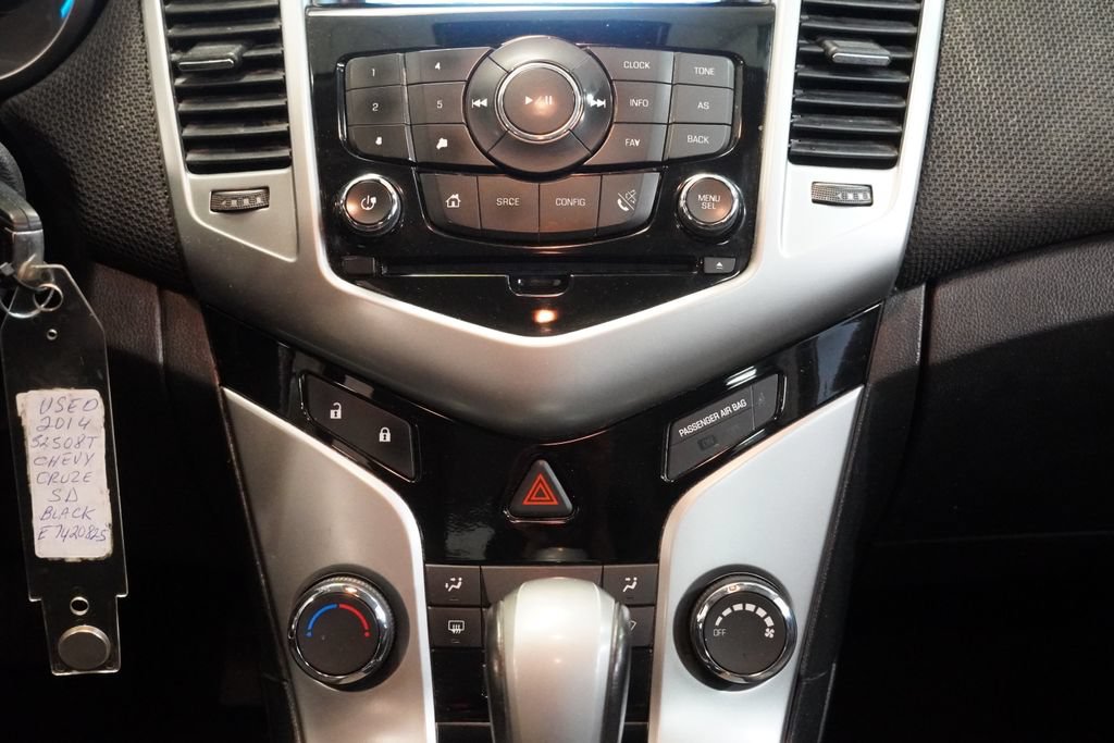 Used 2014 Chevrolet Cruze LT FWD image 20