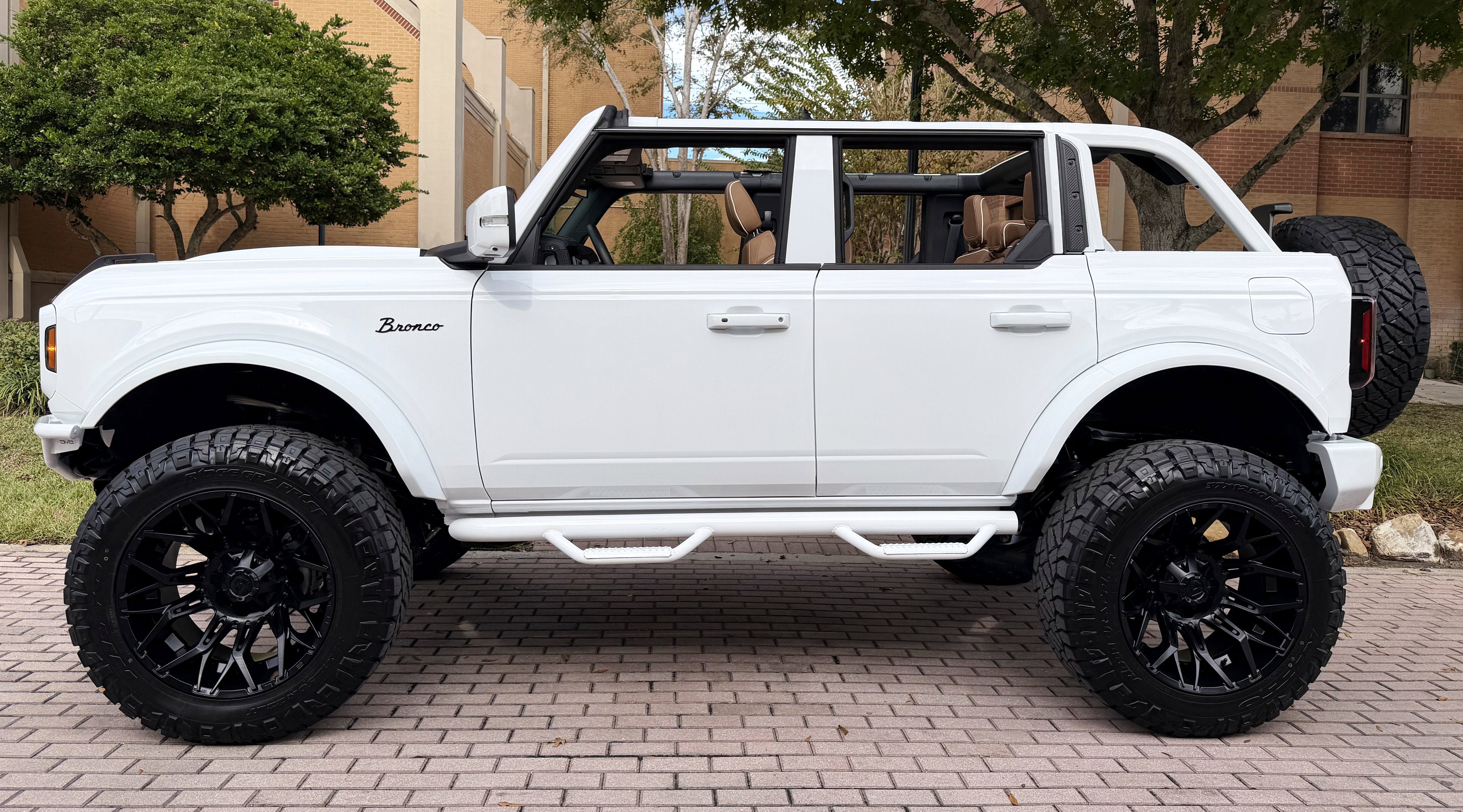Used 2025 Ford Bronco Outer Banks AWD/4WD image 34