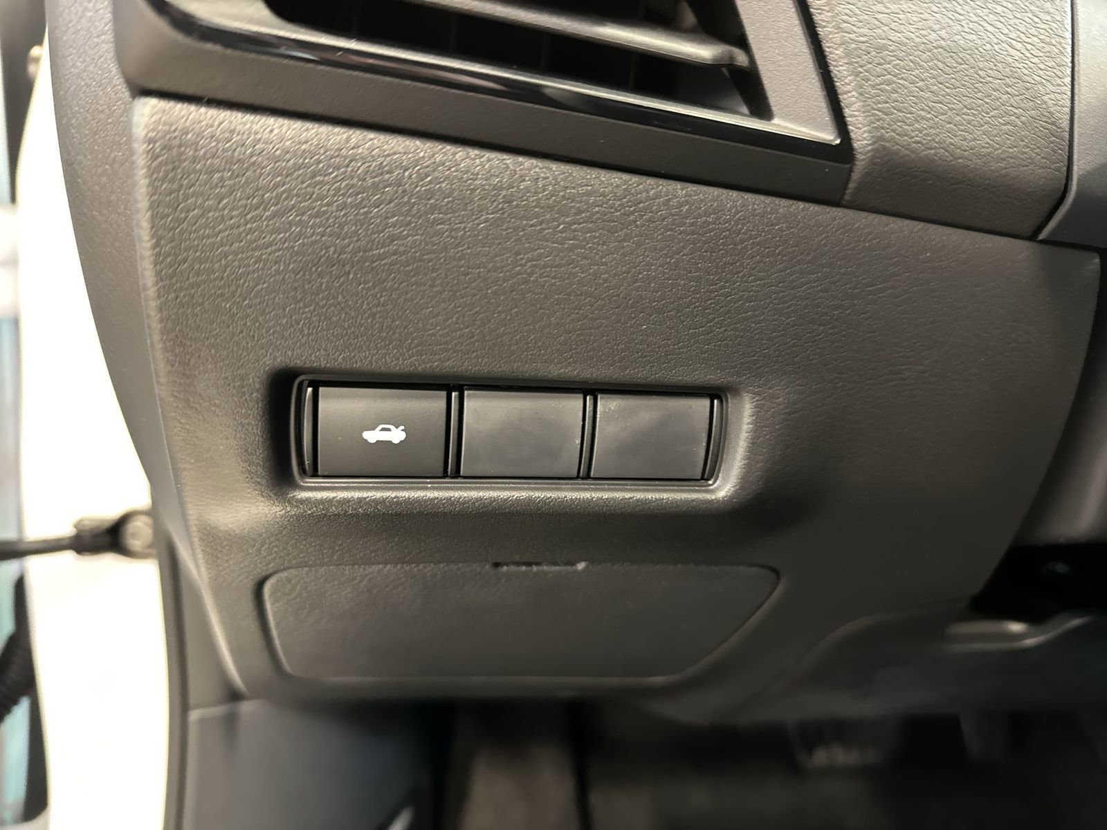 New 2026 Nissan Sentra SR w/ Floor Mat Package image 15