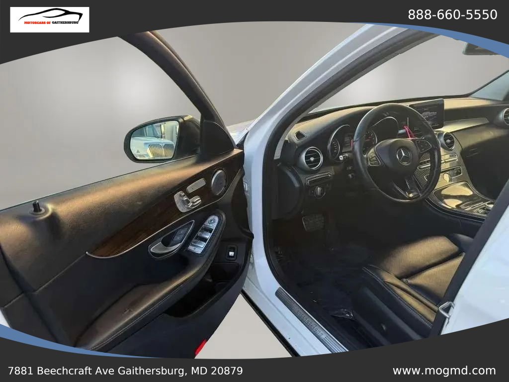 Used 2017 Mercedes-Benz C 300 4MATIC Sedan image 4